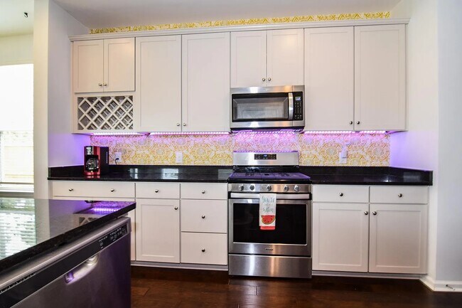 Foto del edificio - 422 Northern Red Oak Dr