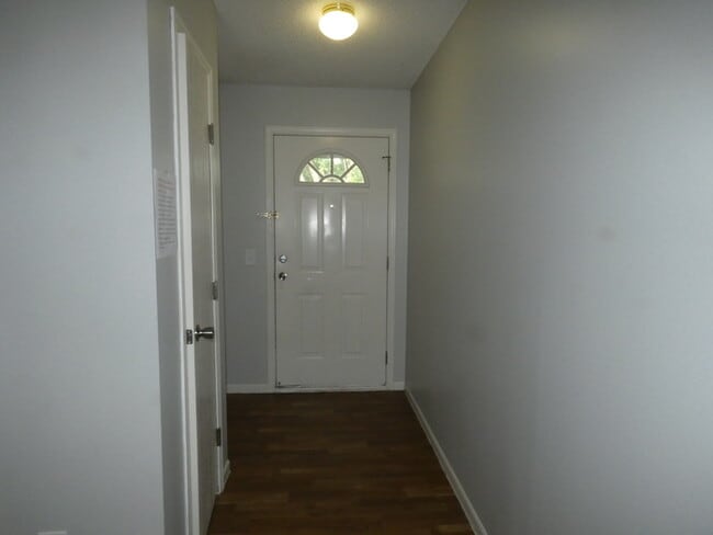 Building Photo - 10613 N Locust Ct