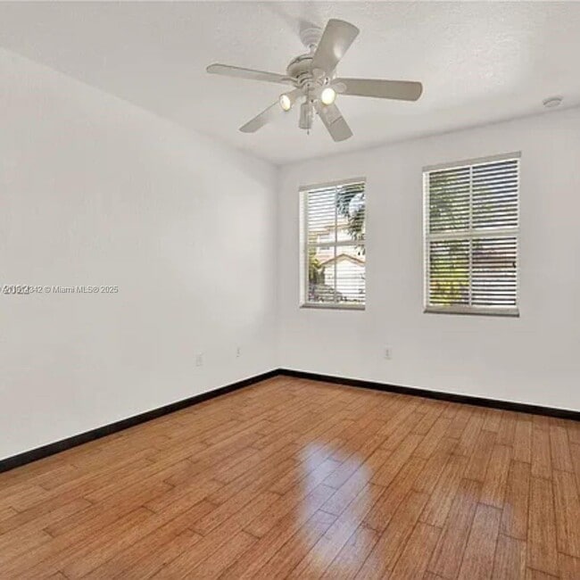 Foto del edificio - 10902 NW 79th St