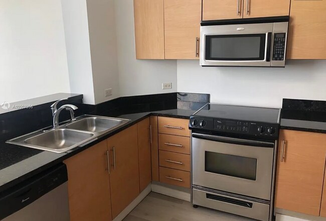 Foto del edificio - 725 NE 22nd St