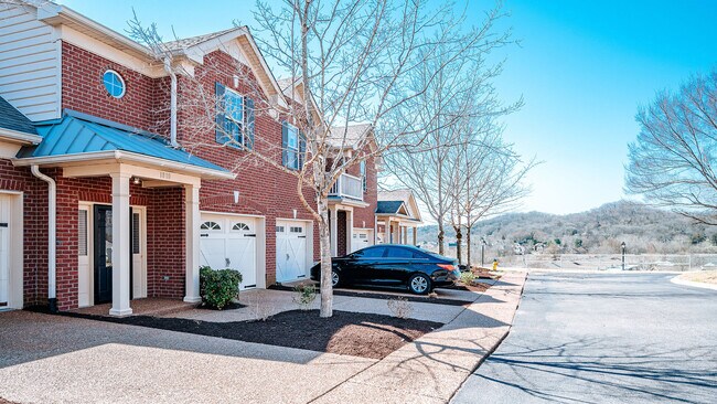 Building Photo - 1810 Brentwood Pointe