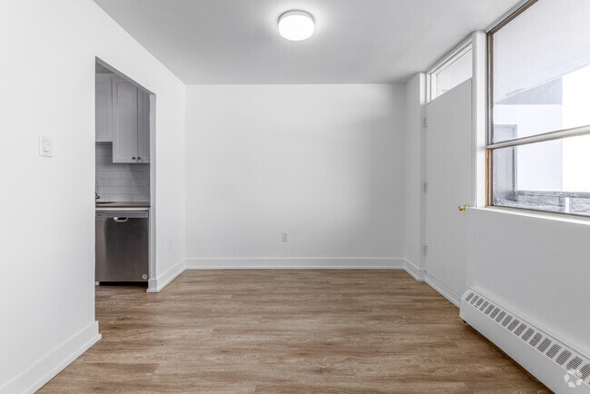 2BR, 1BA - 933SF - Dining Room - 2801 Jane Street