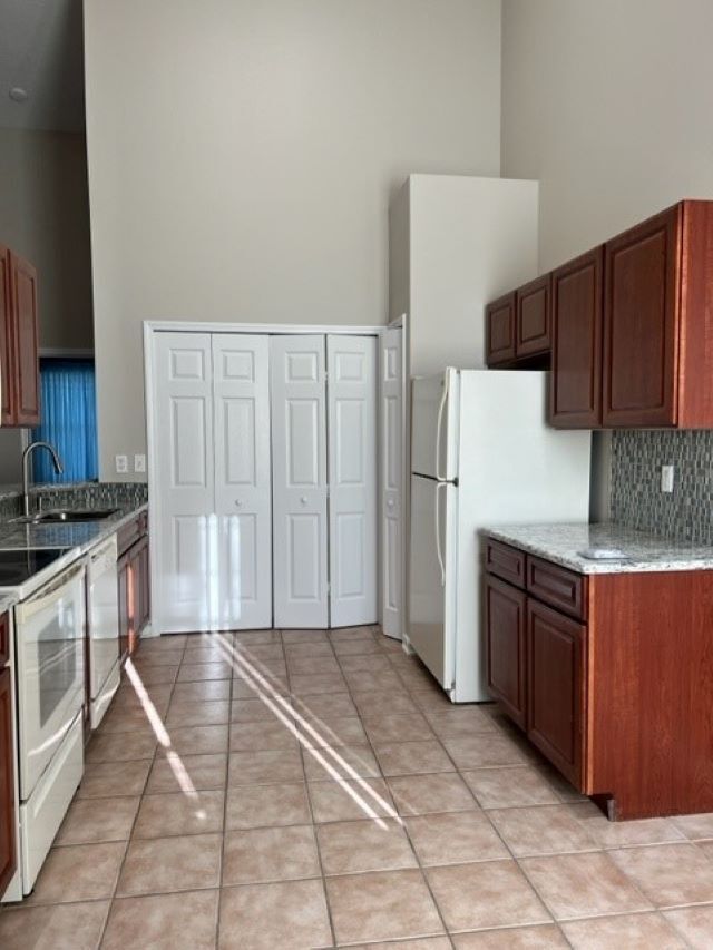 Foto del edificio - 1705 Prestwick Pl
