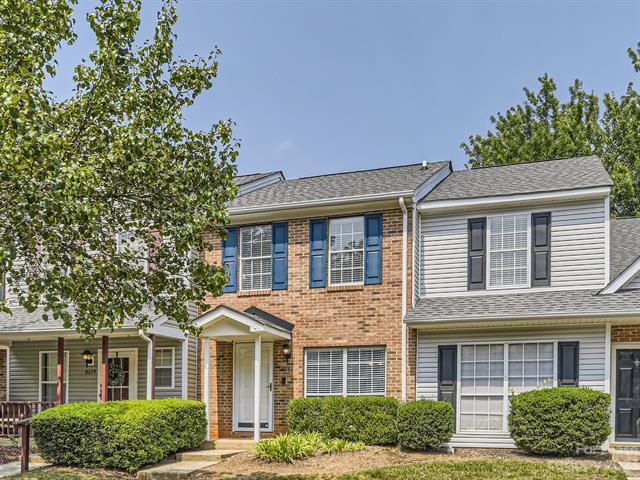 Foto principal - 8281 Golf Ridge Dr