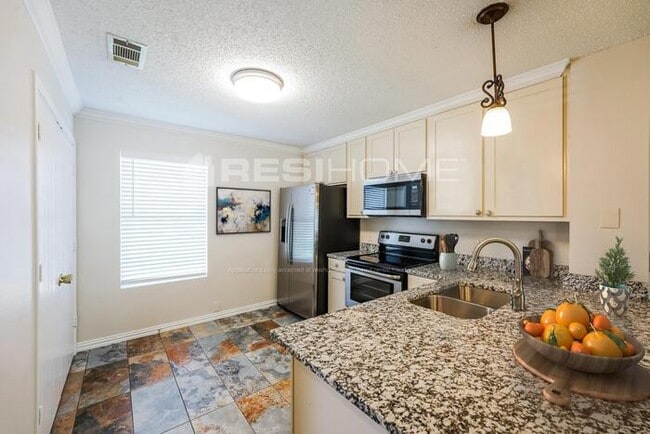 Building Photo - 9720 Brierwyck Dr