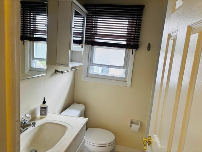 Foto del edificio - 220 Mountainview Ave