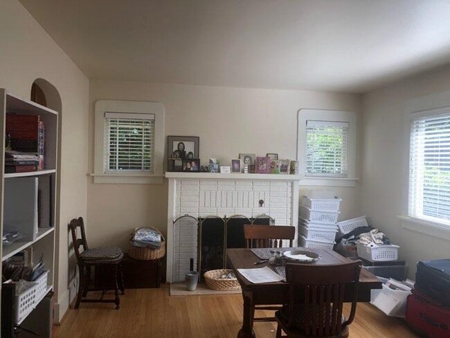Building Photo - 8528 SW 35th Ave