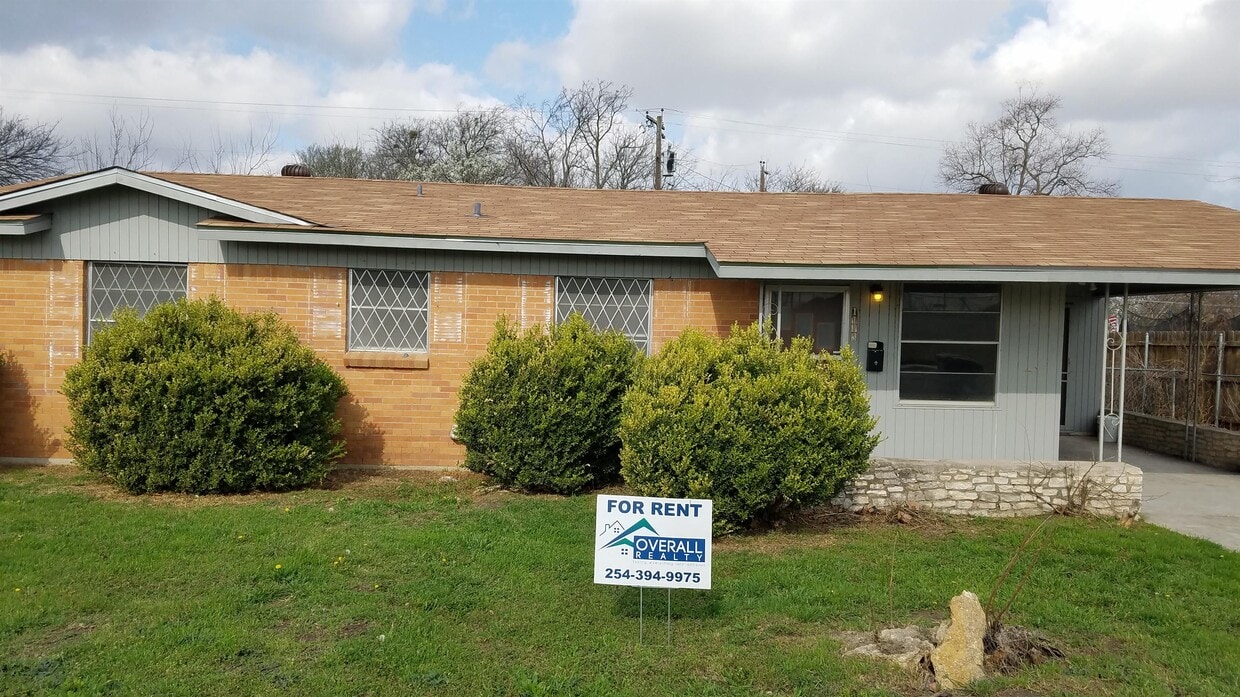 Primary Photo - 1115 Alta Vista Dr