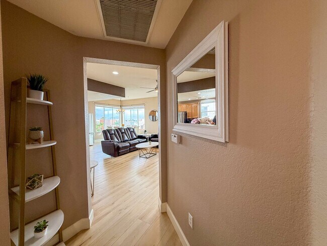 Foto del edificio - PENTHOUSE-LEVEL CONDO IN RESORT-STYLE COMMUNITY!
