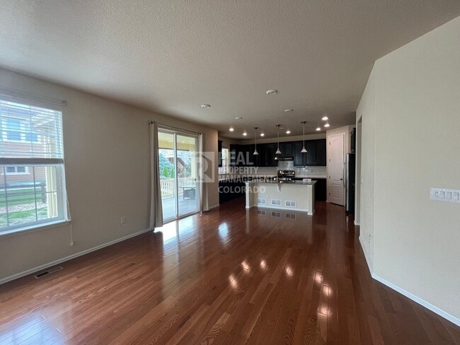 Foto del edificio - 787 Sundance Ln