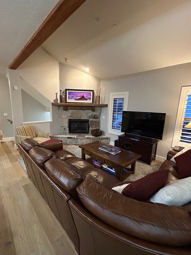 Foto del edificio - 1975 Paddington Dr