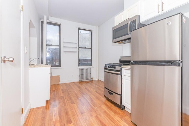 Building Photo - 293 Wyckoff Ave