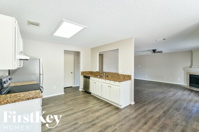 Foto del edificio - 6635 Meadow Fawn Dr