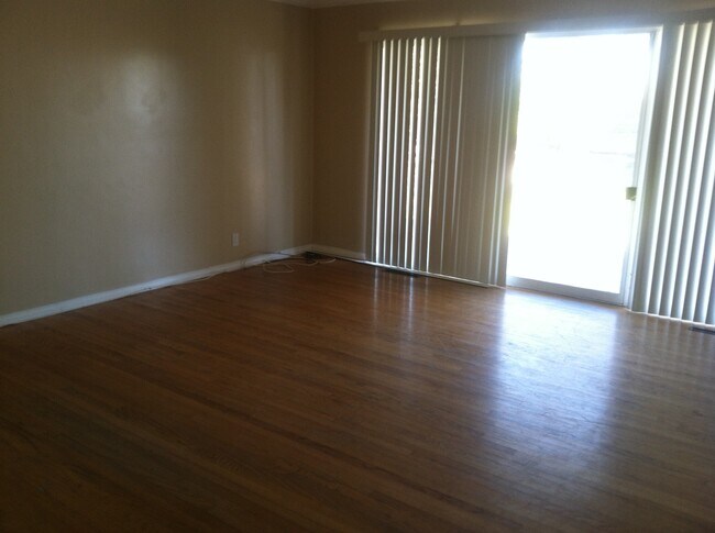 Building Photo - 10604 Pico Vista Rd