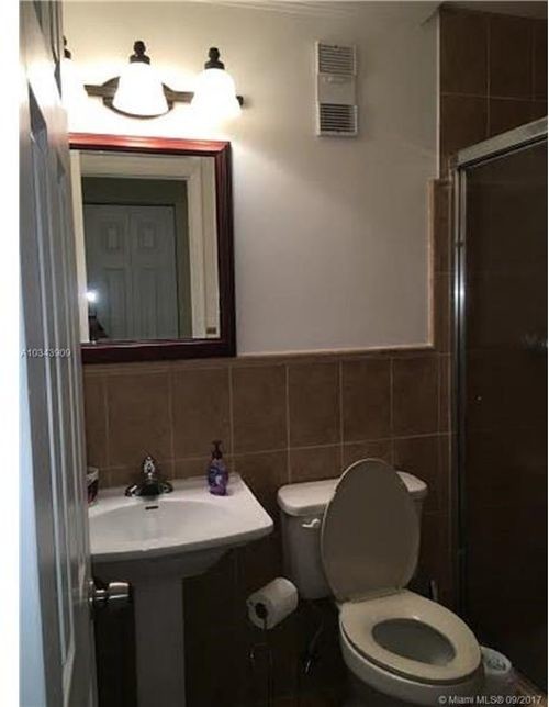Foto del edificio - 15718 E Waterside Cir