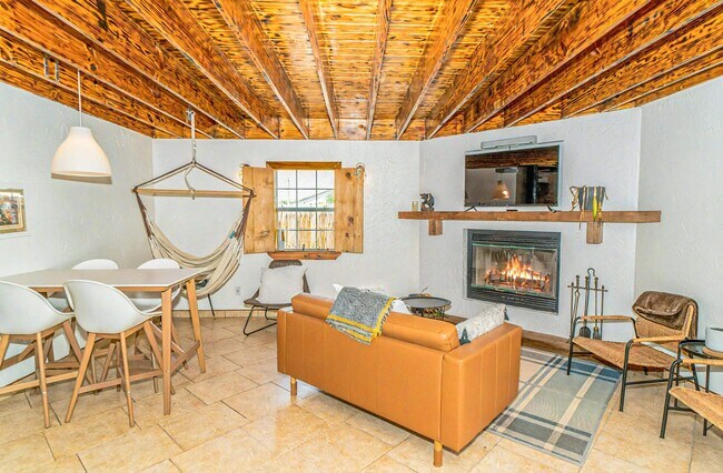 Foto del edificio - 126 Gregory Dr