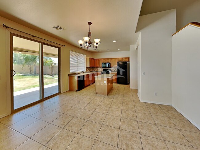Building Photo - 14493 W Weldon Ave