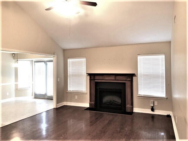 Building Photo - 1325 Sunray Dr