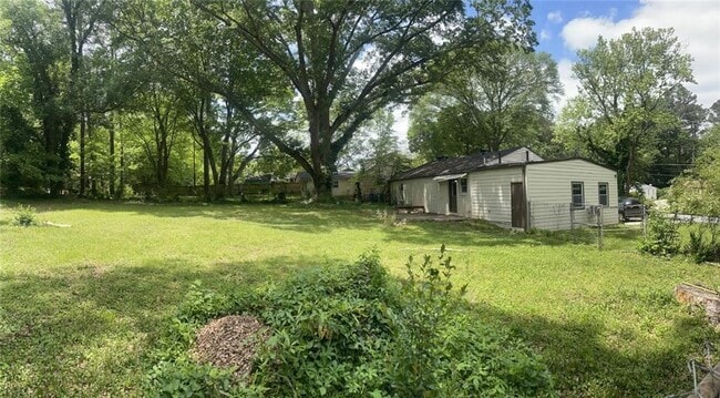 Building Photo - 3258 Raymond Dr