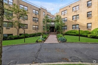 Building Photo - 5 Schenck Ave