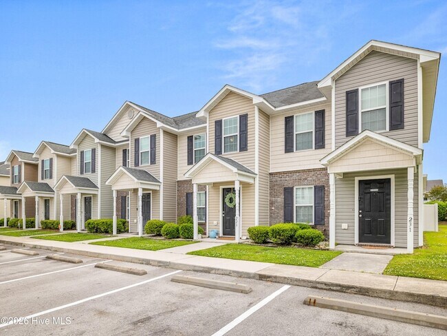Foto del edificio - 229 Glen Cannon Drive