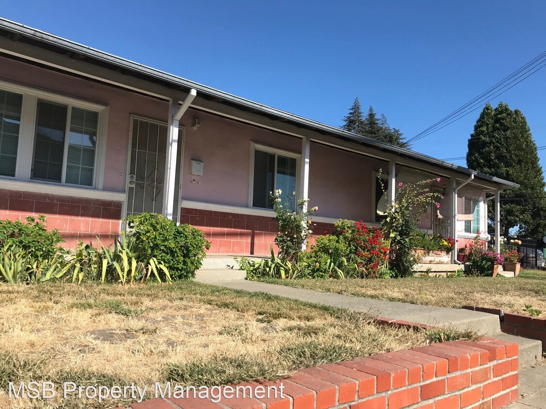 Primary Photo - 22670-22674 Myrtle St