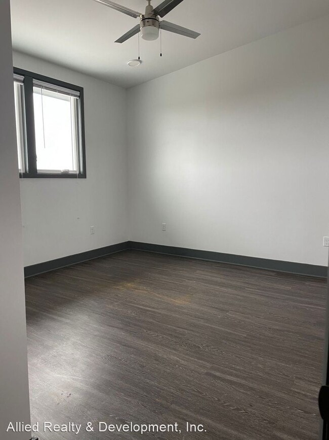Building Photo - 2 br, 2 bath Apartment - 922 23rd Avenue East