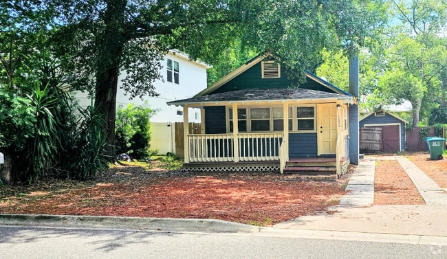 Building Photo - 1606 Ridgewood Ave