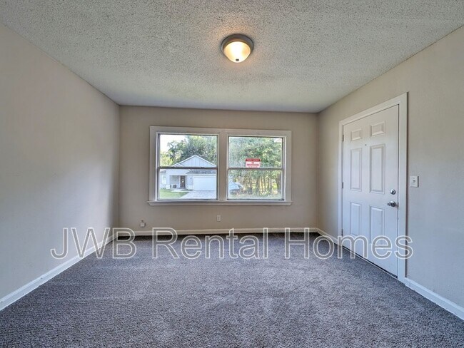 Foto del edificio - 2824 Fleming St