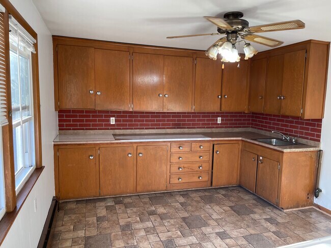 Foto del edificio - 100 Pilgrim Ave