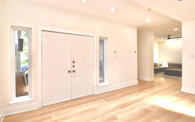 Foto del edificio - 11806 Braesridge Dr
