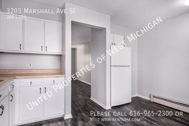 Building Photo - 3203 Marshall Ave SE