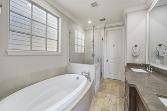 Building Photo - 1618 Rosewood St