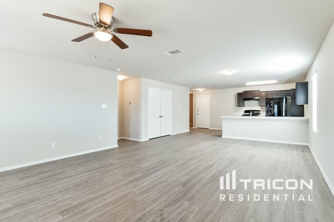 Building Photo - 9718 Marbach Hill San Antonio TX