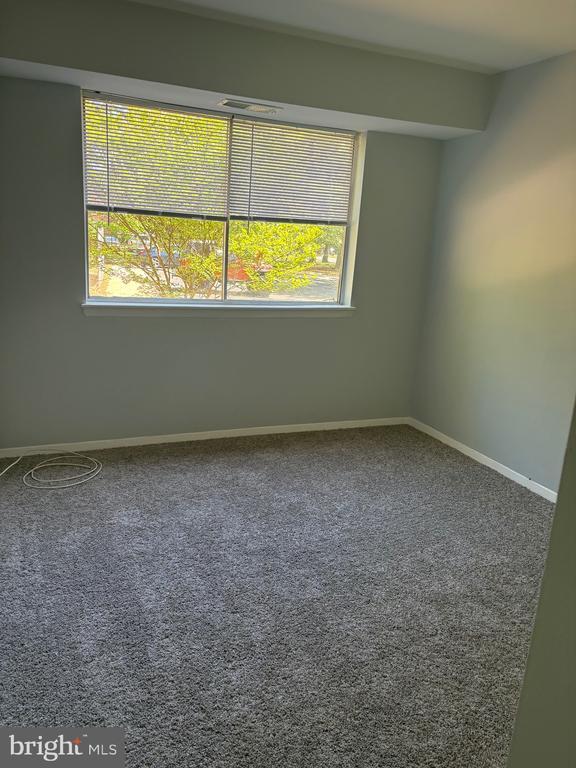 Foto del edificio - 215 Victor Pkwy