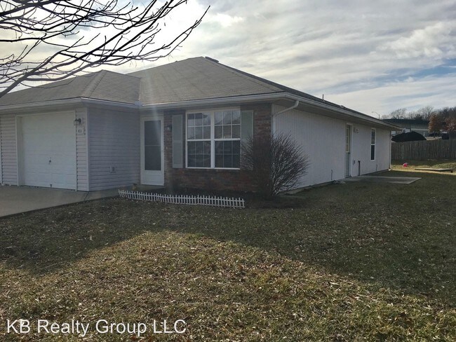 Foto del edificio - 409 NW Woodbury Dr