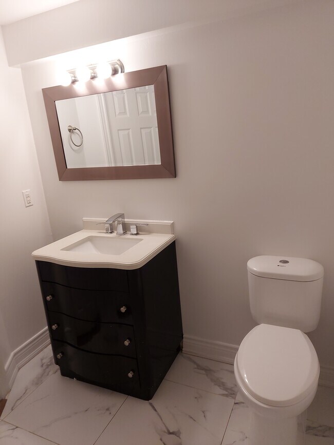 Photo du bâtiment - Cute 2 bedroom Unit.