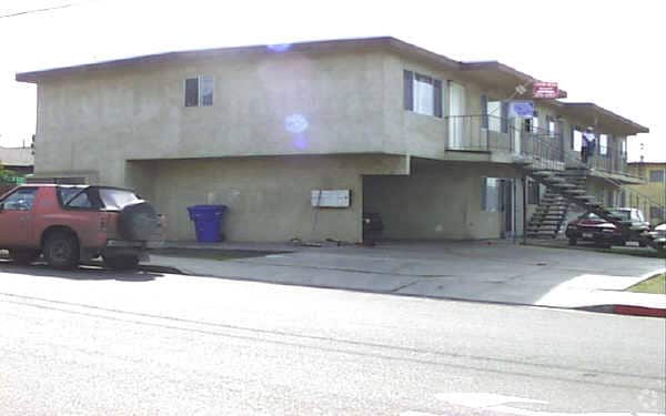 Building Photo - 1301 Hemlock Ave
