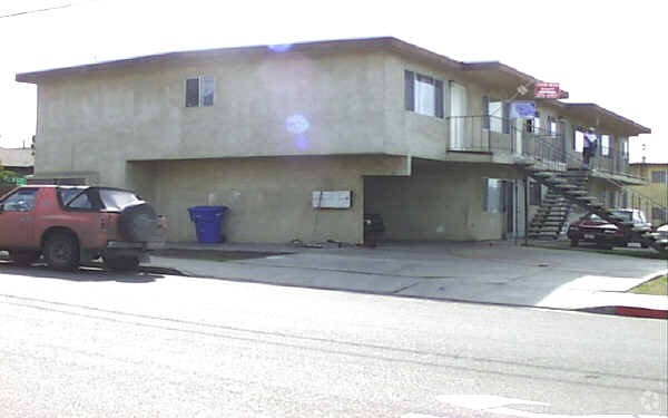 Foto del edificio - 1301 Hemlock Ave
