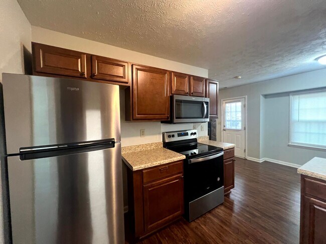 Foto del edificio - 1068 Pleasant Oak Dr