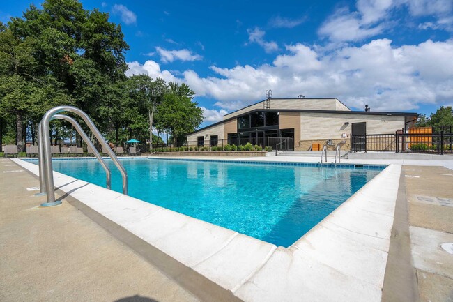 Building Photo - Somerset Park Apartments