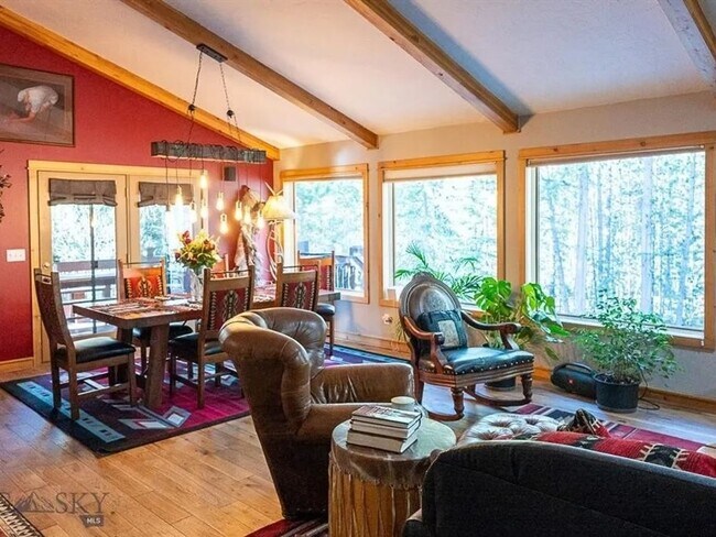 Building Photo - 3 Bedroom Single Family Home in West Yello...