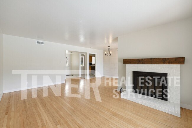 Foto del edificio - 3831 Horton Ln