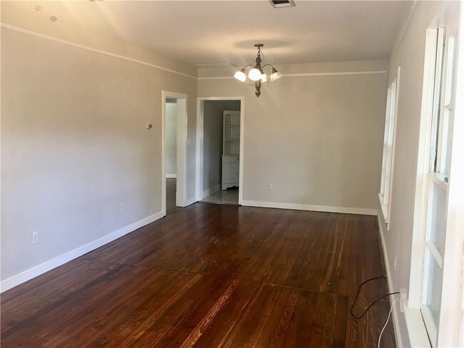 Foto del edificio - 701 N Oak St