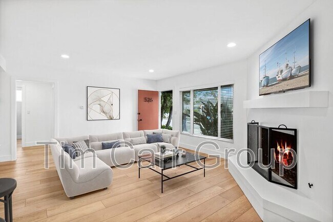 Foto del edificio - 526 Irvine Ave