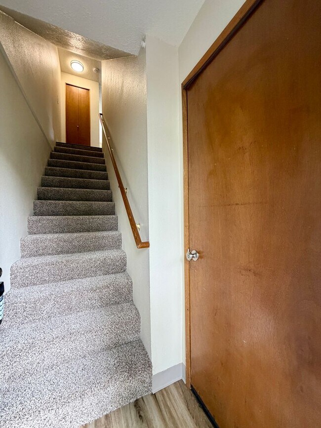Foto del edificio - 4465-4469-4469 SW Garden Home Rd