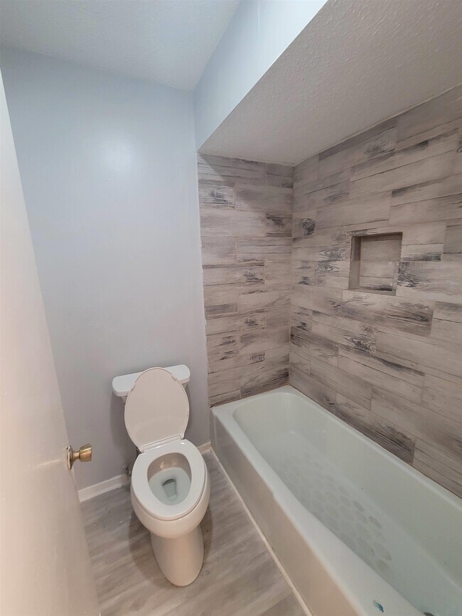 3654 Chesterwood Dr, Memphis, TN 38118 Townhome Rentals in Memphis TN