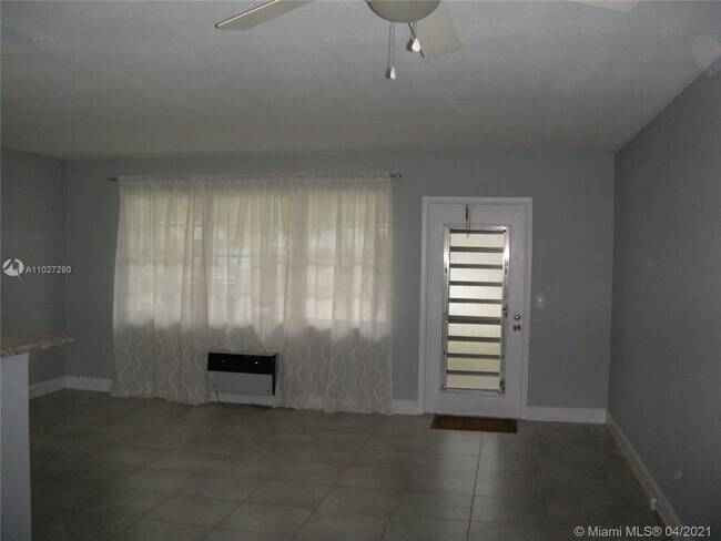 Building Photo - 4 Ventnor Dr