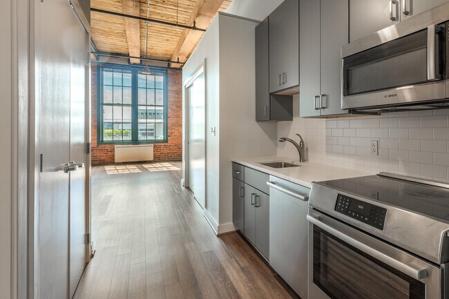 Building Photo - 63 Melcher St