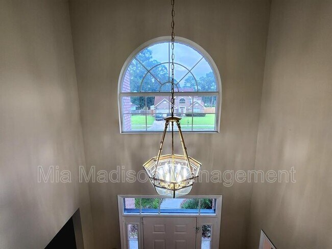 Building Photo - 21 Cobblestone Ct